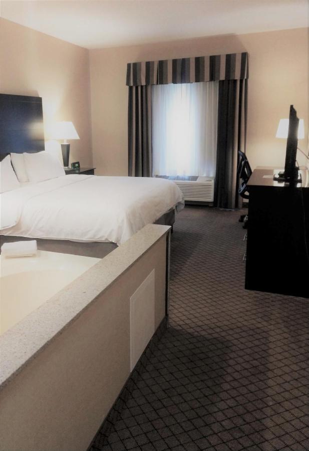 Holiday Inn Express Plymouth By Ihg Exterior foto