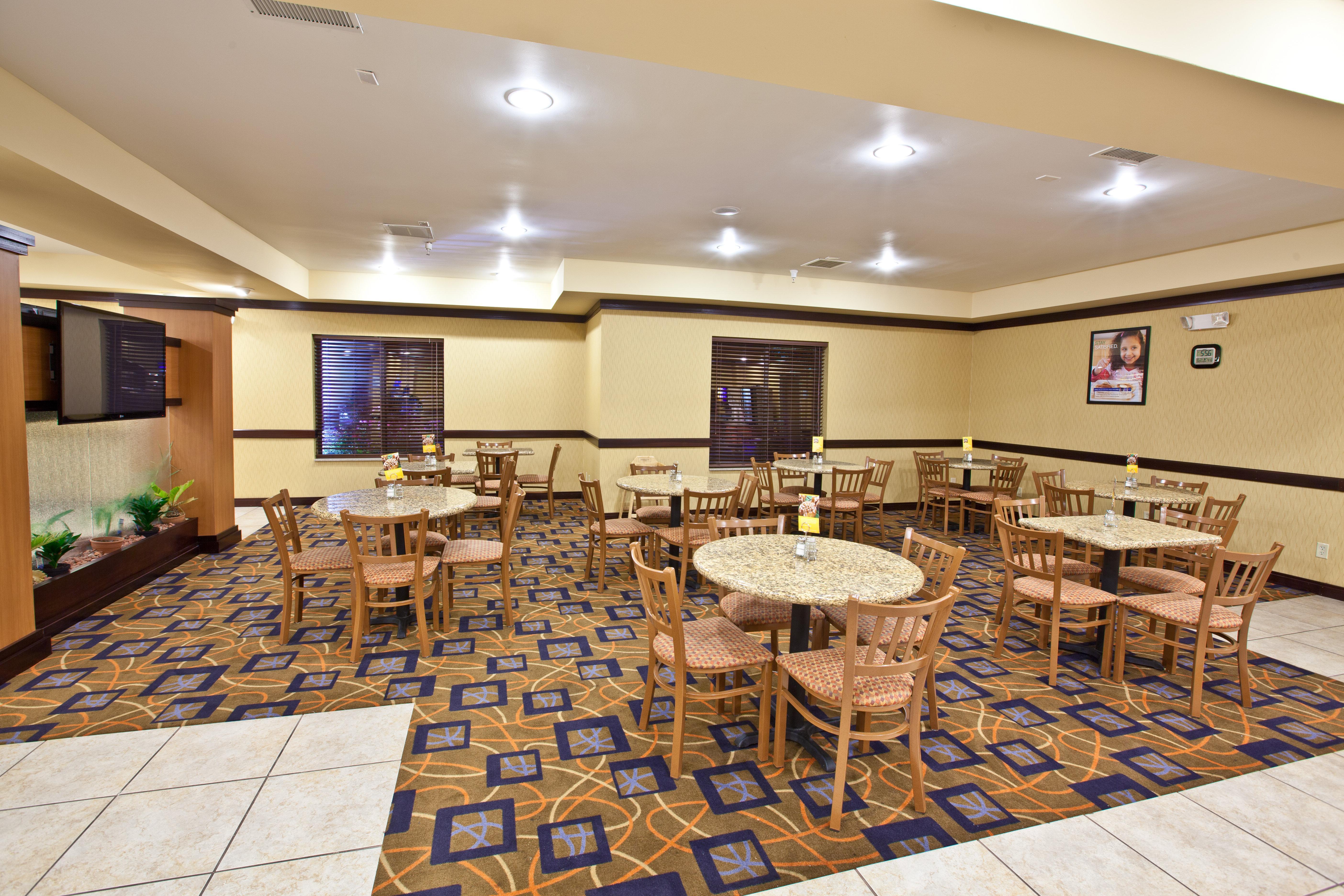 Holiday Inn Express Plymouth By Ihg Exterior foto